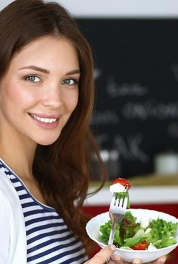 اطعمة يجب تجنبها أثناء الرضاعة الطبيعية لانها تغير طعم الحليب