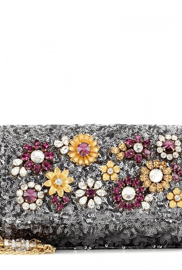 شنطة يد للسهرات باللون الفشي ومزينة بالكريستال من دولتشي اند غابانا