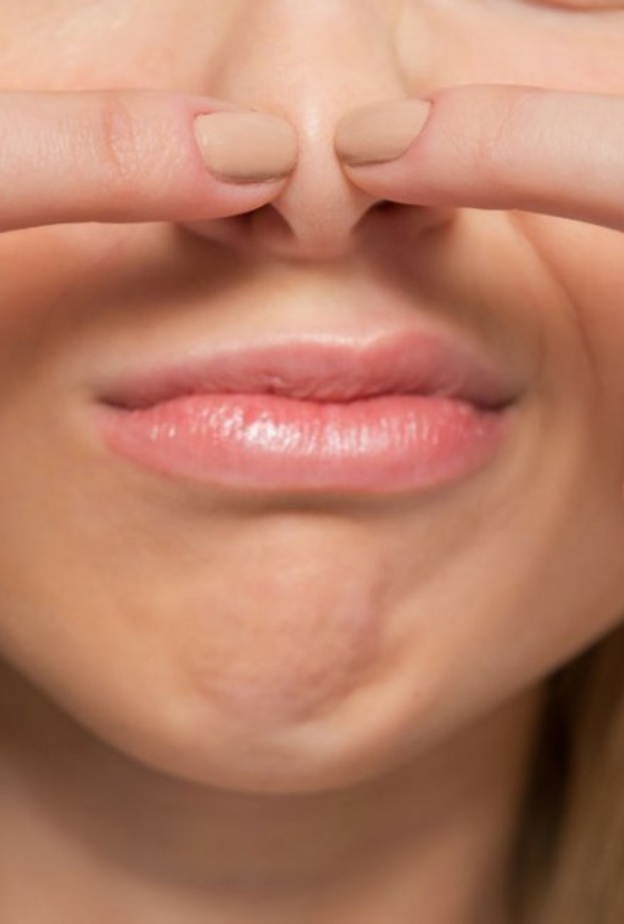 السعوديات يستخدمن معجون الاسنان لازالة الرؤس السوداء