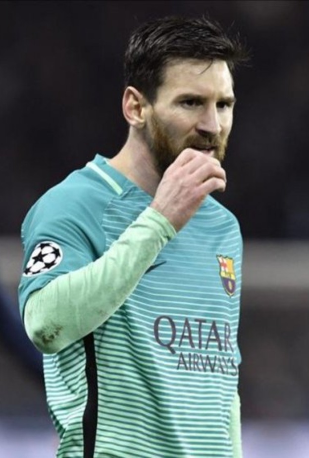 ميسي يشترط رحيل المدرب و3 لاعبين للبقاء مع برشلونة