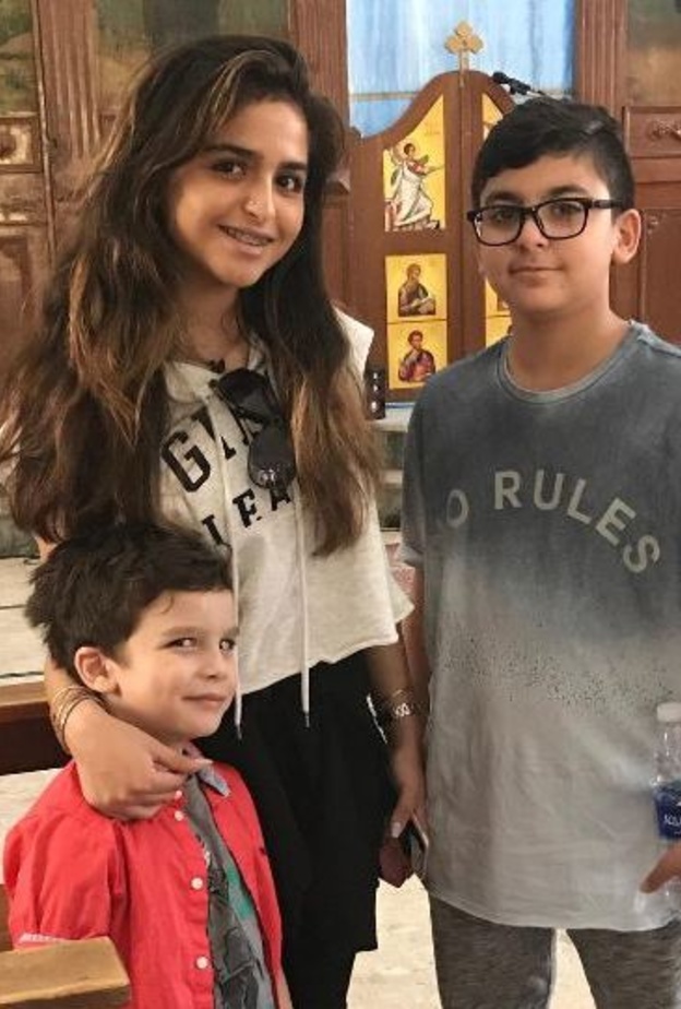 حلا الترك برفقة اسرتها 2017