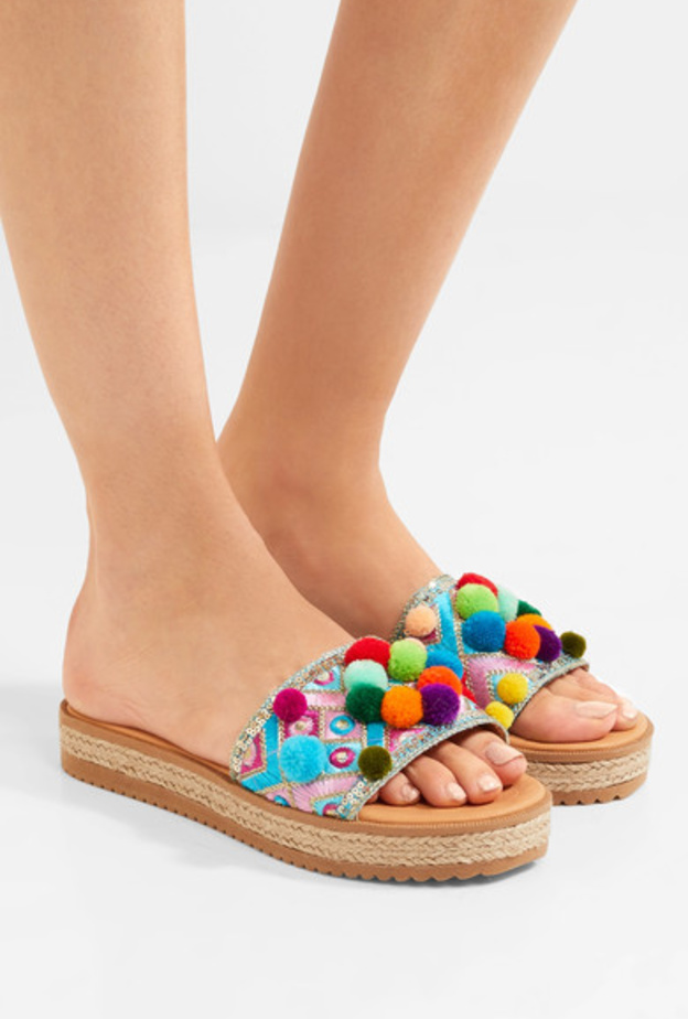 صيف 2017 مع صنادل بوم بوم مسطحة من Rebecca Minkoff