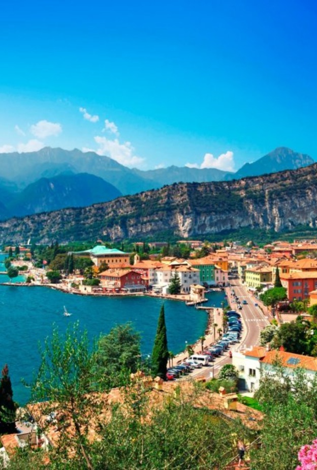 فلورنسا واحدة من أهم وأشهر المراكز المعمارية والفنية الممثلة لعصر النهضة في إيطاليا