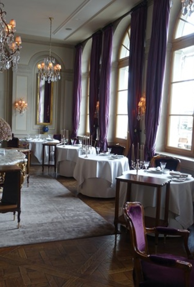 مطعم Cheval Blanc