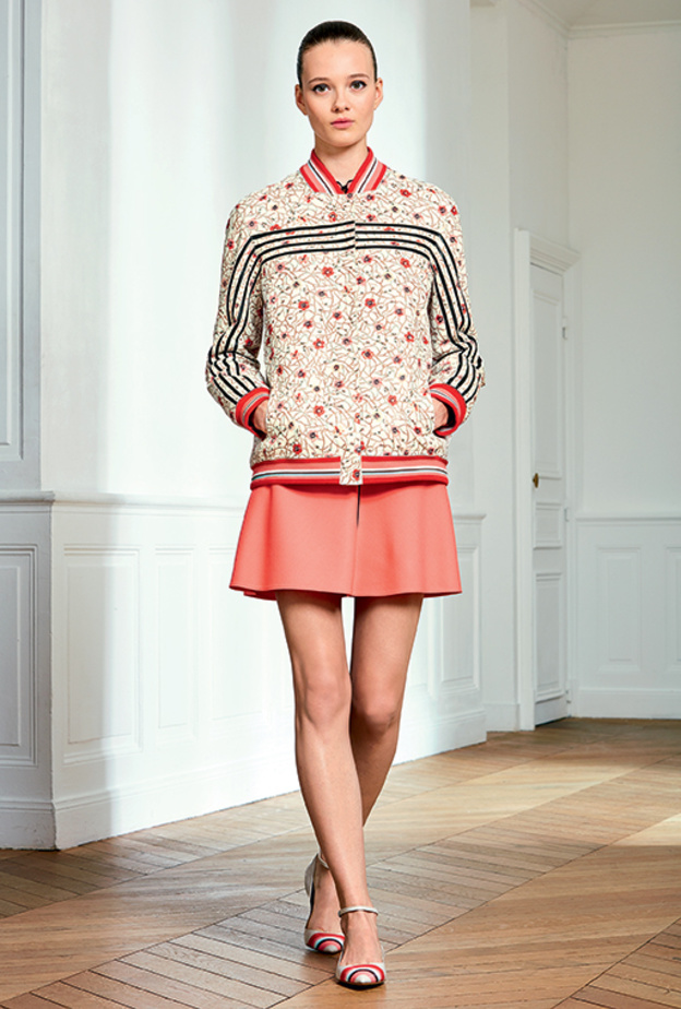 مجموعة City Blossom تعبير عن بهجة الحياة  لامرأة Longchamp المتألقة