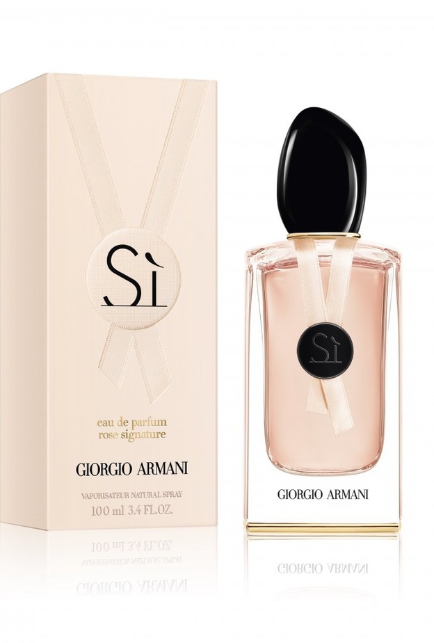 عطر SÌ ROSE SIGNATURE إشادة بالأنوثة المرهفة والمشرقة