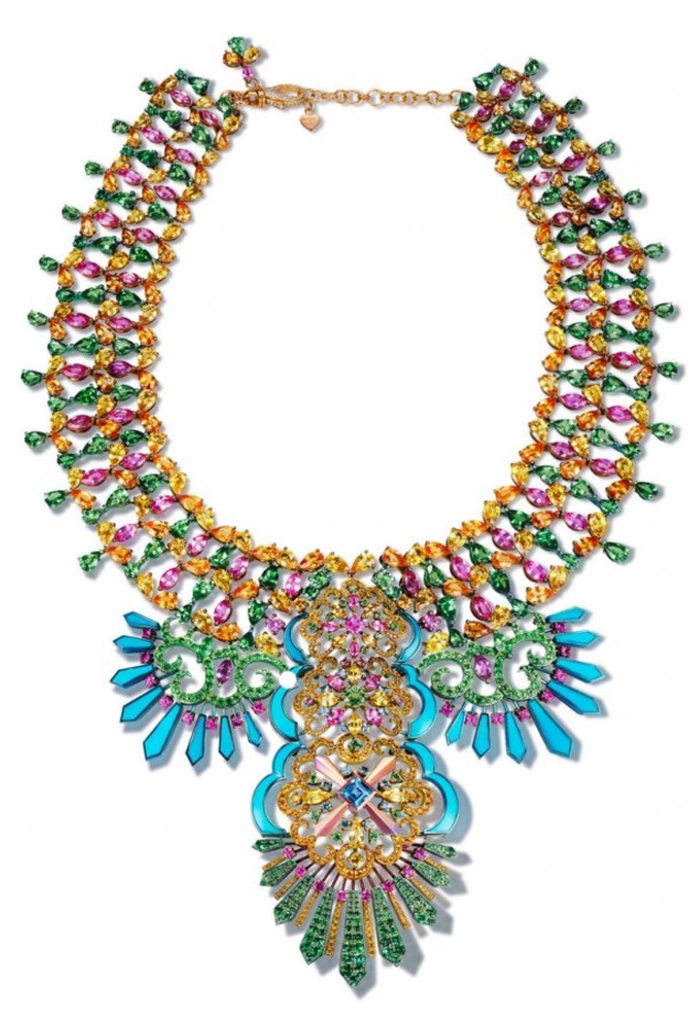 قلادة من شوبارد