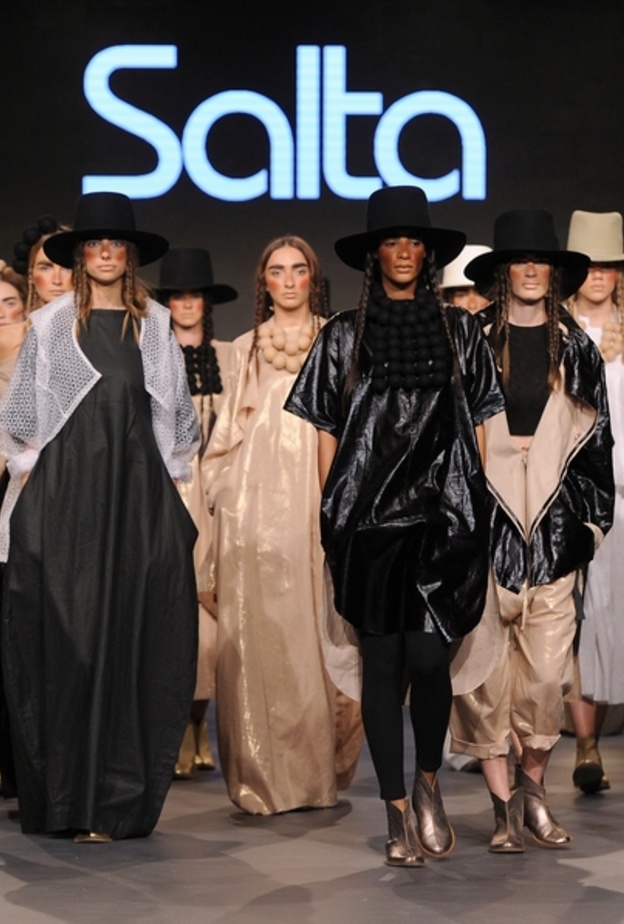 «فاشن فورورد دبي» يطلق برنامج تمكين المصممين عبر تعاون المؤسسات بالتعاون مع سامسونغ