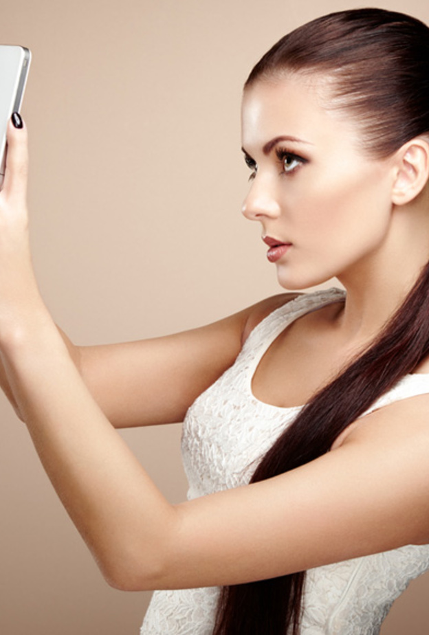 حافظي على شفاهك رطبة