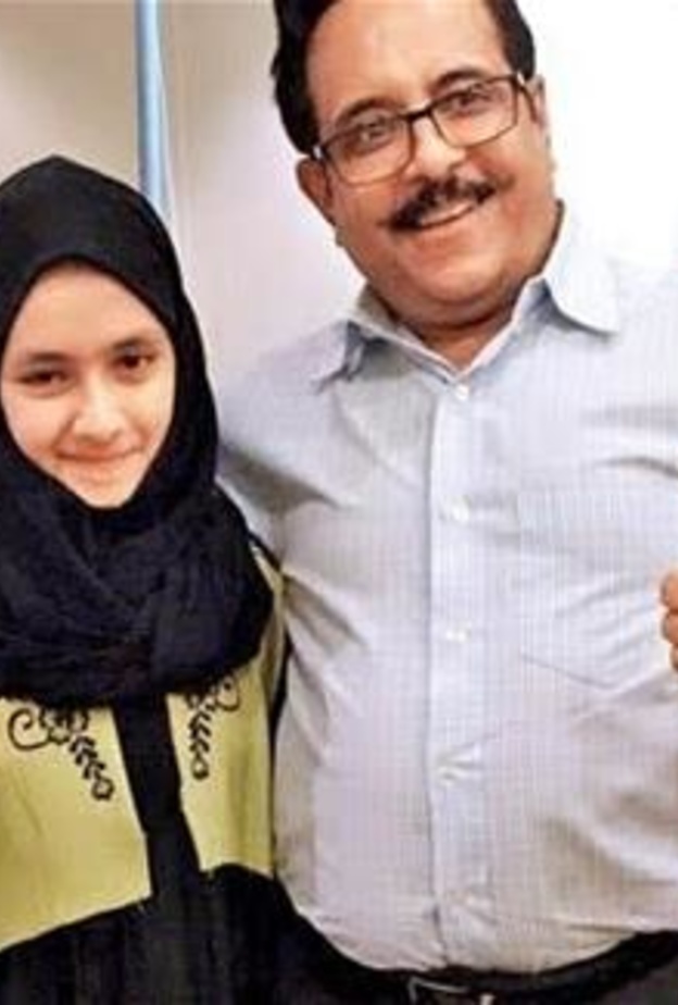 أحد بعد شفائها من مرضها