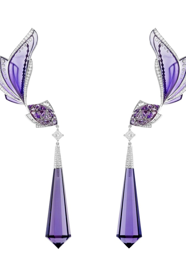 أقراط من بوشرون