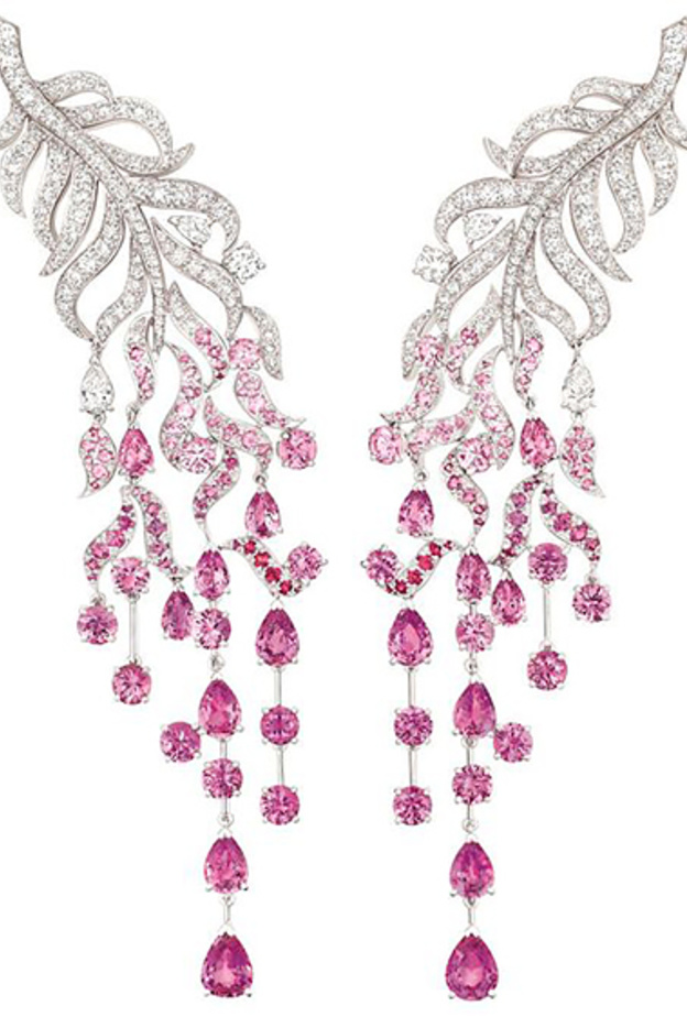 أقراط من شانيل ماس وياقوت وردي