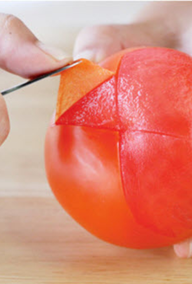 أكثر الفوائد الصحية نجدها في قشرة الطماطم