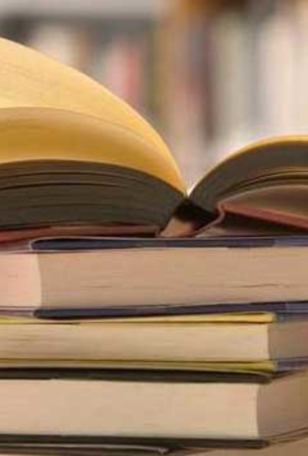 ألفت الدكتورة نورة المرّي العديد من الكتب والقصص