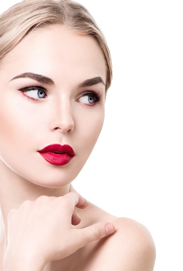 ألوان احمر الشفاه المناسبة للبشرة البيضاء