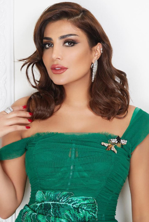 أمل العوضي ترتدي طقم الماس فاخر