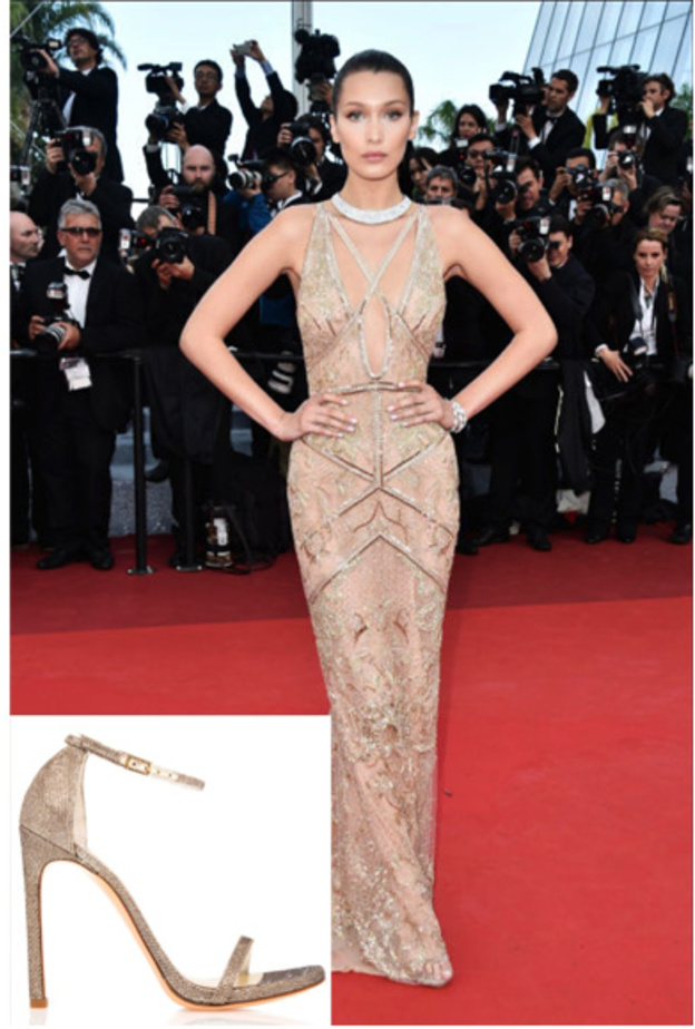 من Stuart Weitzman اختارت بيلا حديد Bella Hadid صندل ذهبي براق