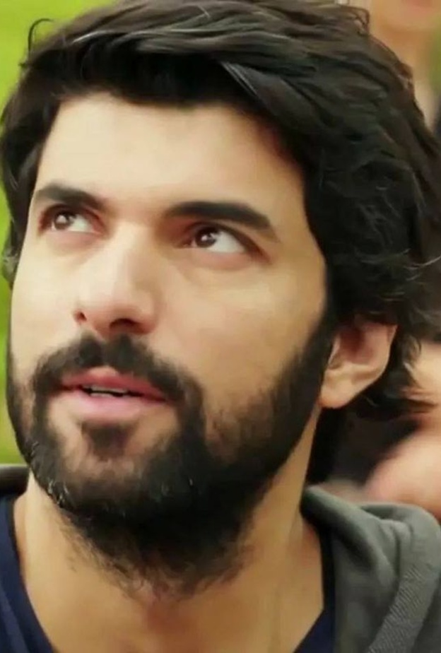 آخر أعمال أنجين كانت مسلسل العشق الأسود 