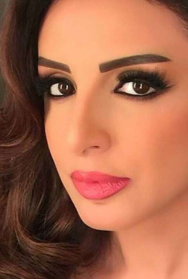 بالصورة أنغام وهي طفلة مع الفنانة شادية !