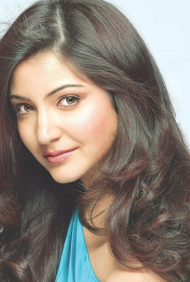 أنوشكا مثلت في 2016 مع سلمان خان و شاروحان