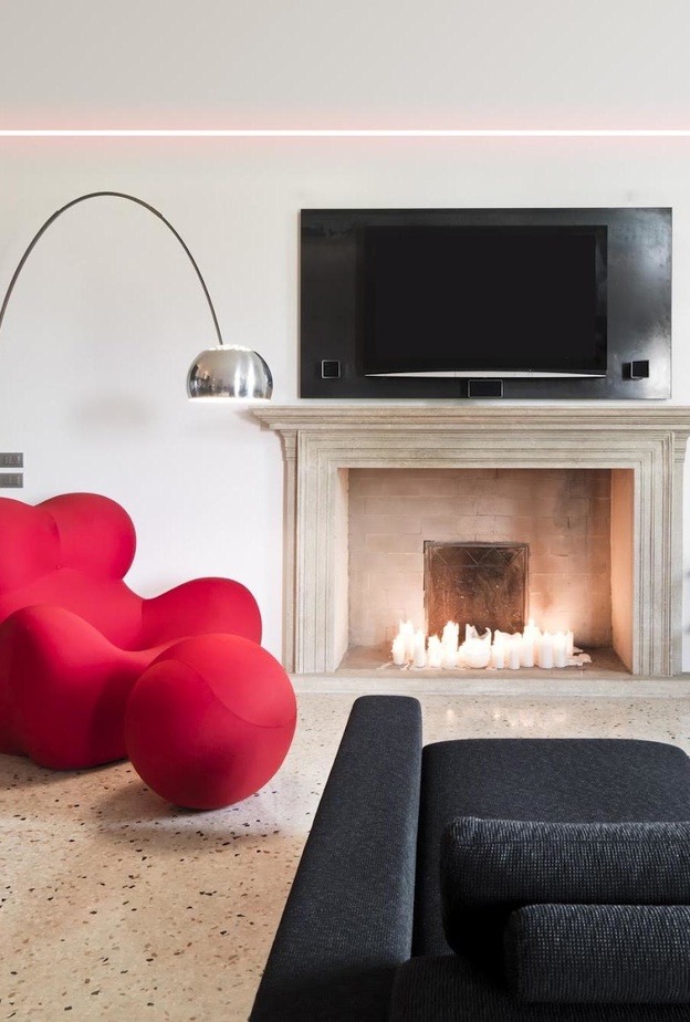 إضافة الشموع الفواحة على الديكور 