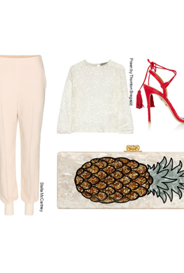 إطلالة لعساء مع الأصدقاء