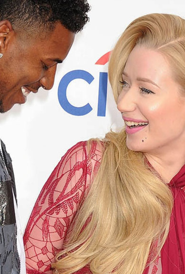 إيجي أزاليا ونيكي يونج