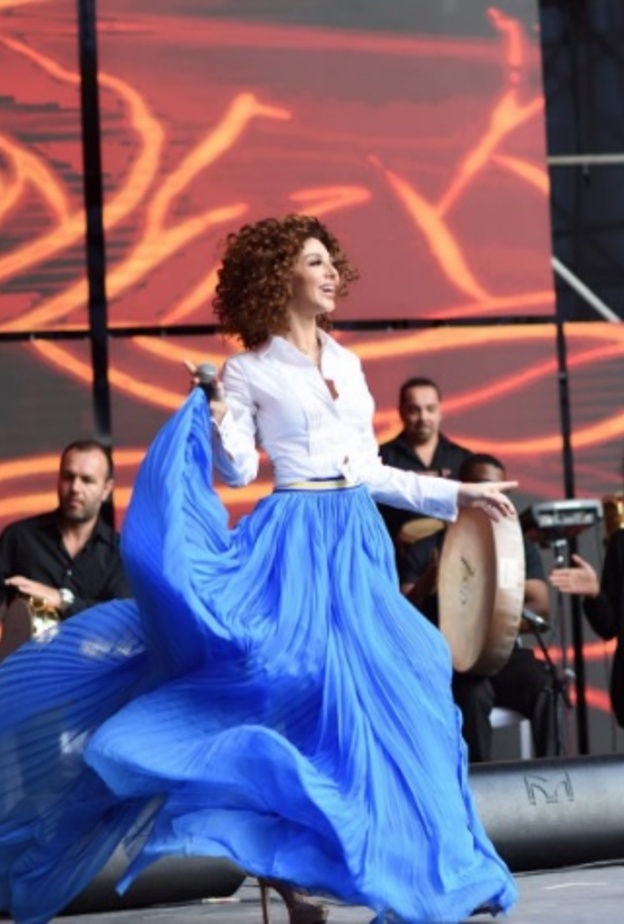 احدث موديلات فساتين السهرة المشرقة مع ميريام فارس