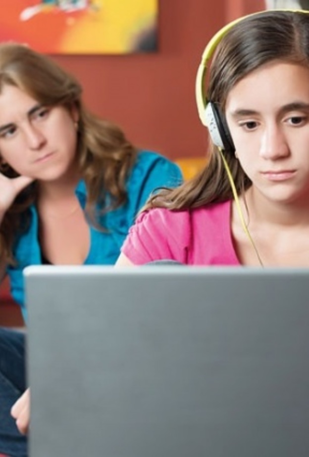 احذروا التجسس على الابناء