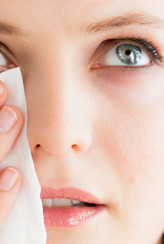 احذري من المناديل المعطرة المزيلة للمكياج 