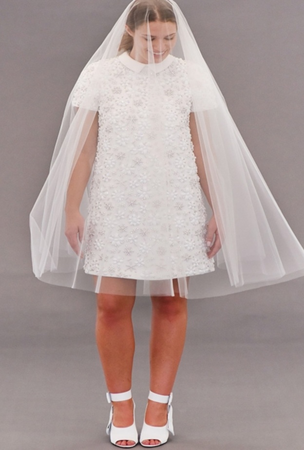 احذية العروس من مجموعة Victor and Rolf لخريف 2017