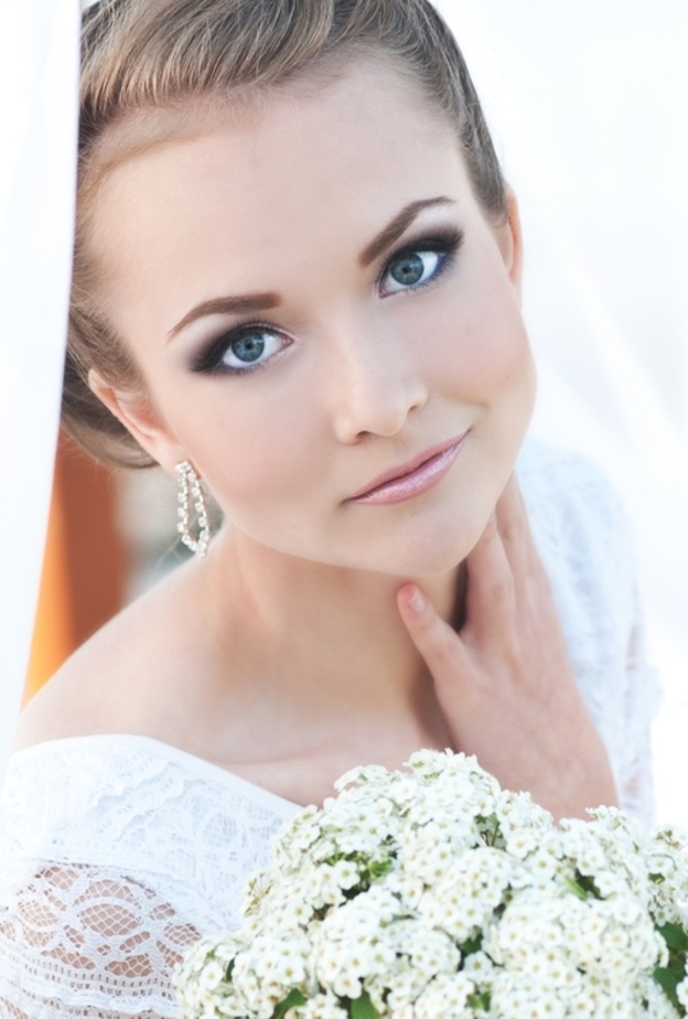 احصلي على بشرة ناعمة قبل العرس عن طريق استخدام الرمان