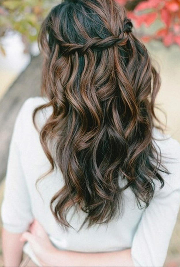 احصلي على شعرمجعد طبيعي بالظفائر