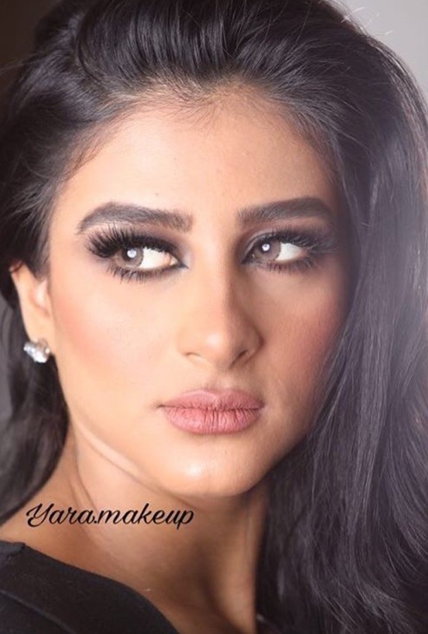 اختاري اطلالاتك الجميلة مع السموكي الأسود 