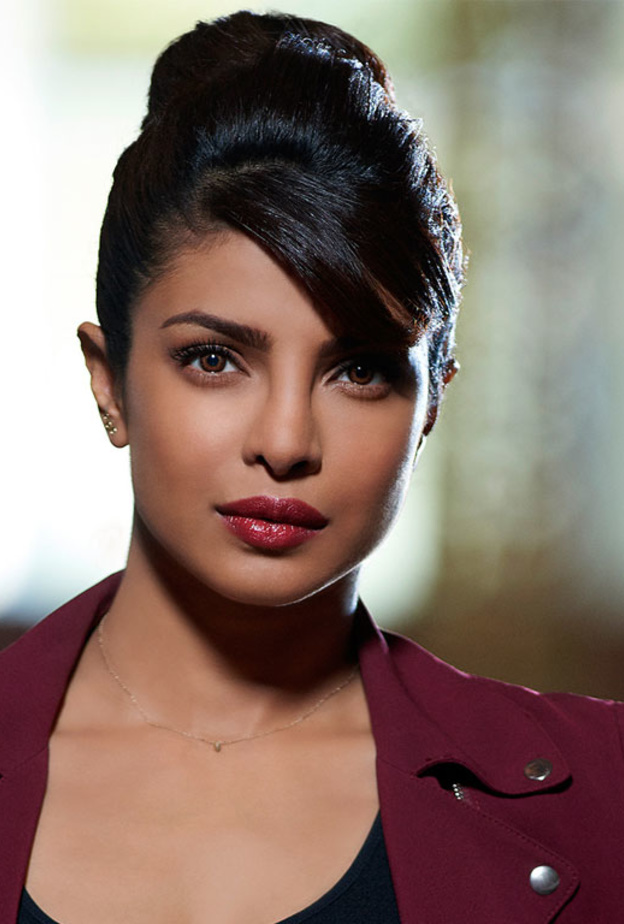 اختيار النجمة بريانكا تشوبرا لتقديم جوائز غولدن غلوب