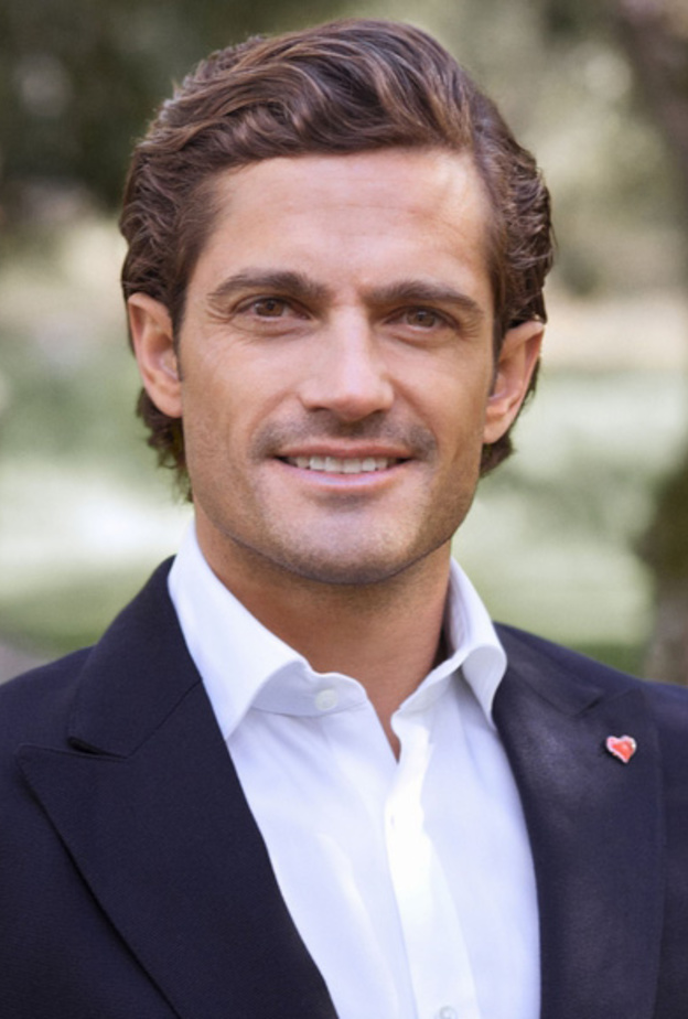 في تعميد ابنتها الكبرى