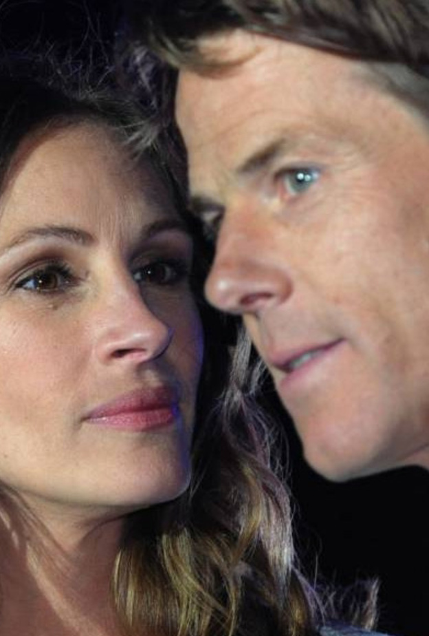 نظرات الحب تفضح جوليا