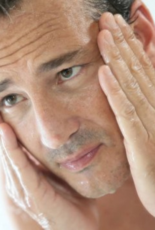 ازالة الرؤوس السوداء من الانف للرجال