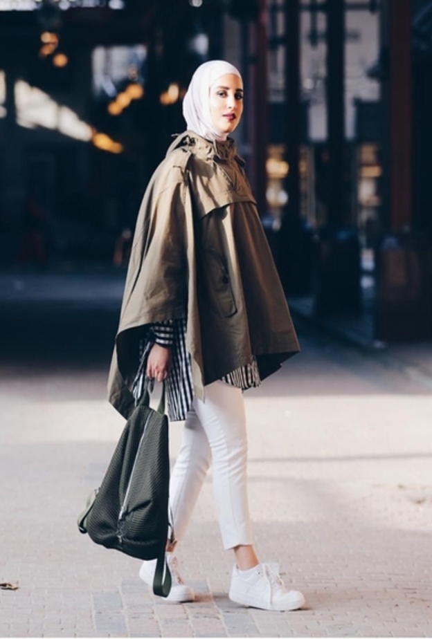 ازياء محجبات مع الكاب متوسط الطول على طريقة دلال الدوب