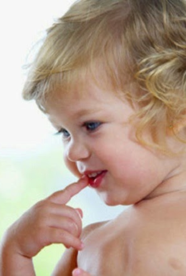 للأم دور كبير في مساعدة طفلها على النطق