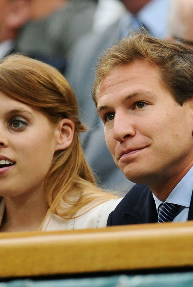 استئذان الملكة كان عقبة في طريق بياتريس و كلارك