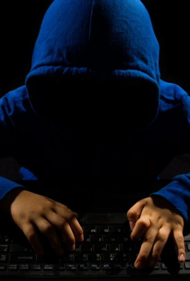 استعانت بطفليها لسرقة محل