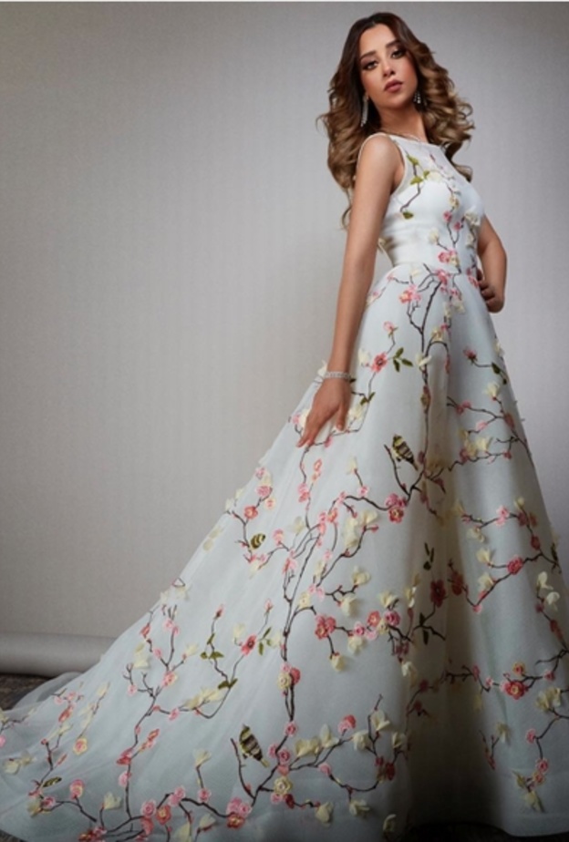 استوحي من فستان بلقيس الناعم فستان لخطوبتك