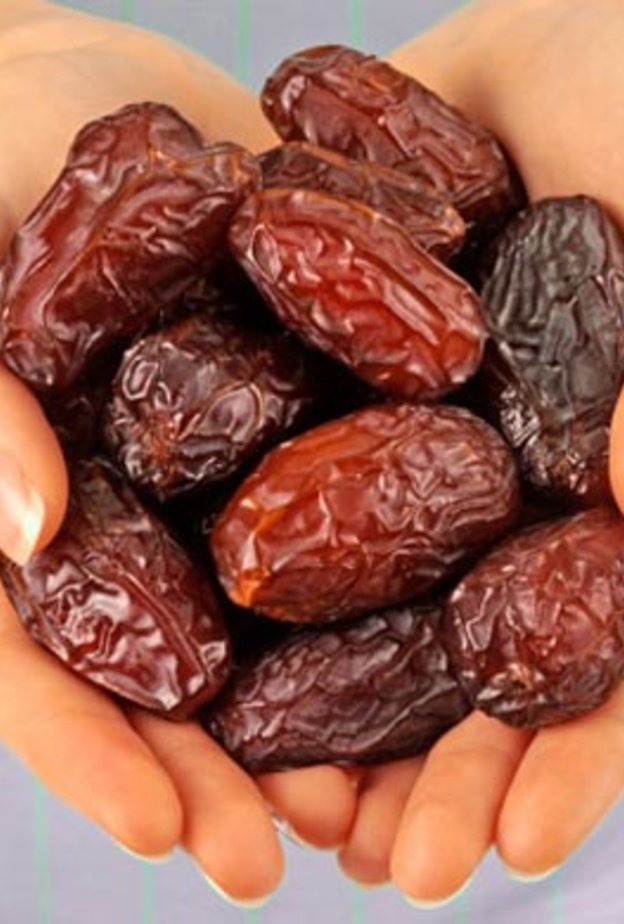 الرطب على مائدة الافطار الرمضانية