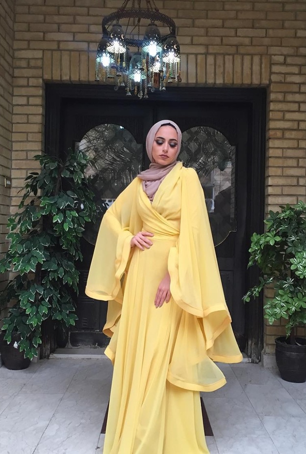 اطلالة خاصة للسهرات من اختيار دينا 