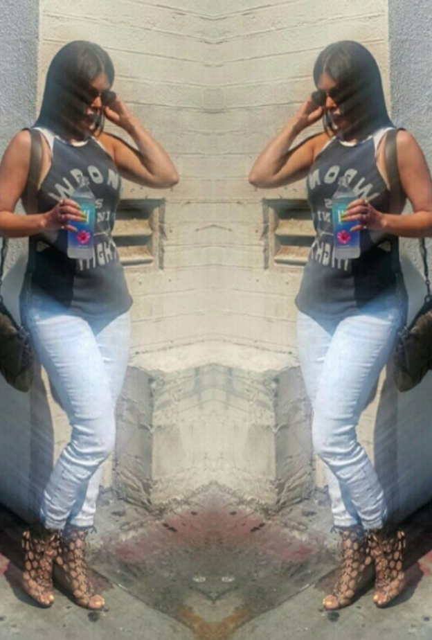 تعشق تنسيق الجينز مع الجزمات العالية