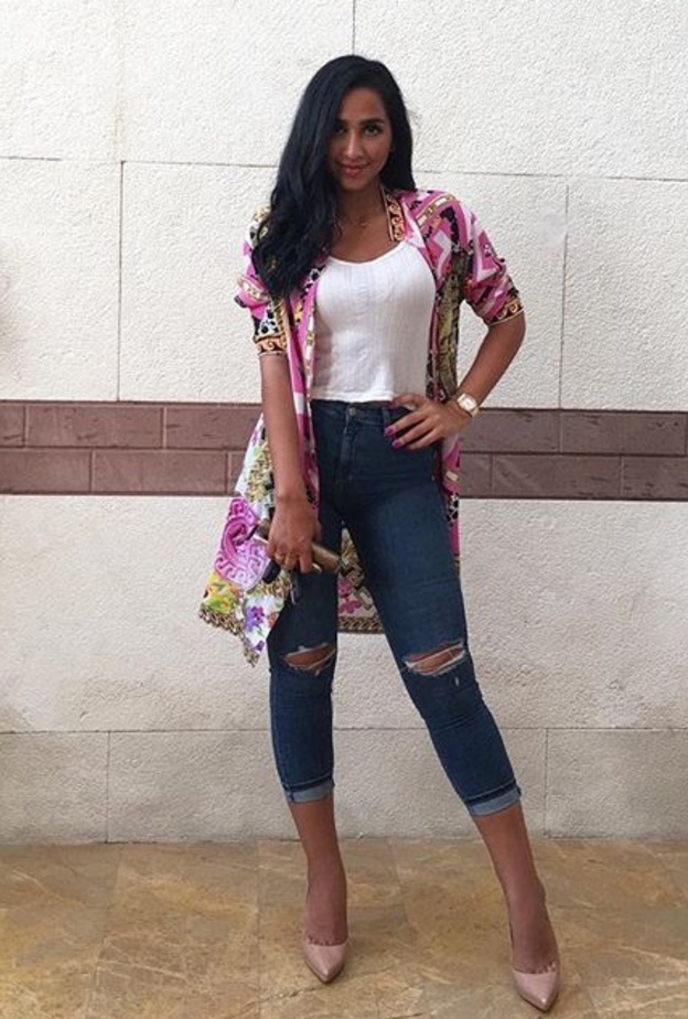 اطلالة صيفية بسيطة من اختيار هلا 