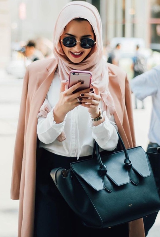 اطلالة عملية انيقة من اختيار summer