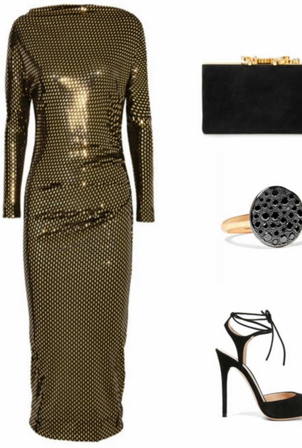 اطلالة في الأقمشة البراقة في فستان ذهبي من فيفيان ويستوود