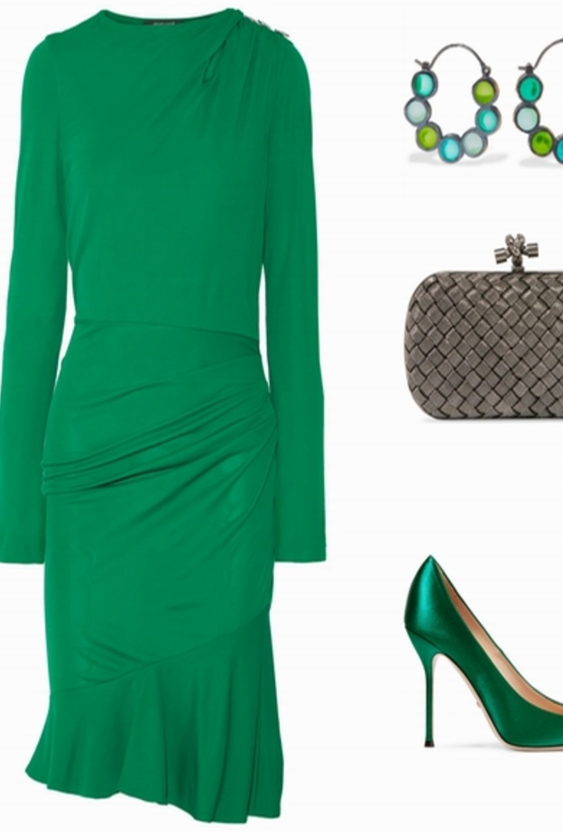 اطلالة في فستان باللون الأخضر مستوحاة من ألوان العلم السعودي بمناسبة اليوم الوطني